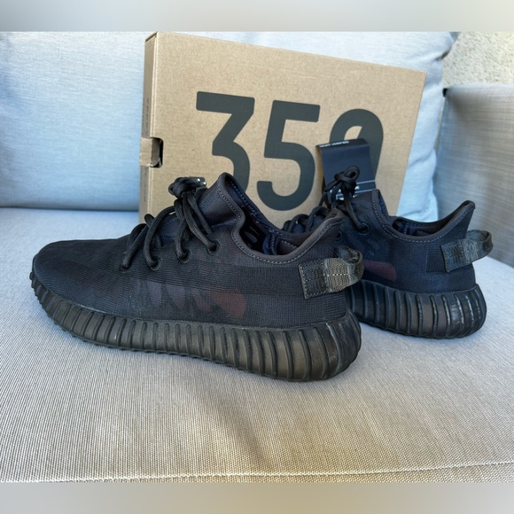 Yeezy 350 size 7w - Picture 2 of 3